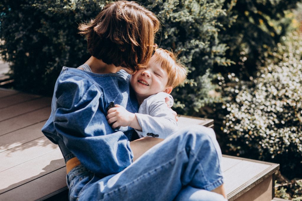 Une mère et son enfant